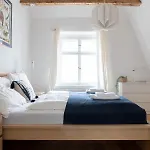 Mintgraz - 2 Bedroom Penthouse Apartament *