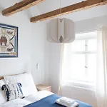 Mintgraz - 2 Bedroom Penthouse *